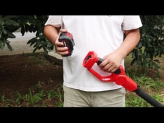 une tronçonneuse à poteaux télescopiques